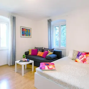 Summer Stone Pleasure Appartement